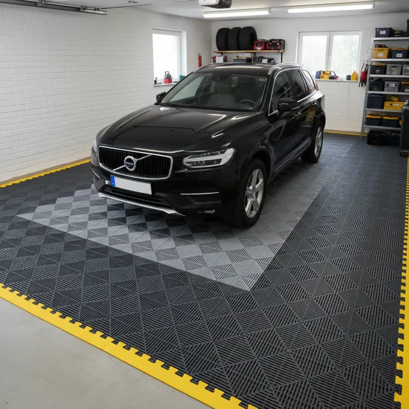 Plastmatta Garage 2025