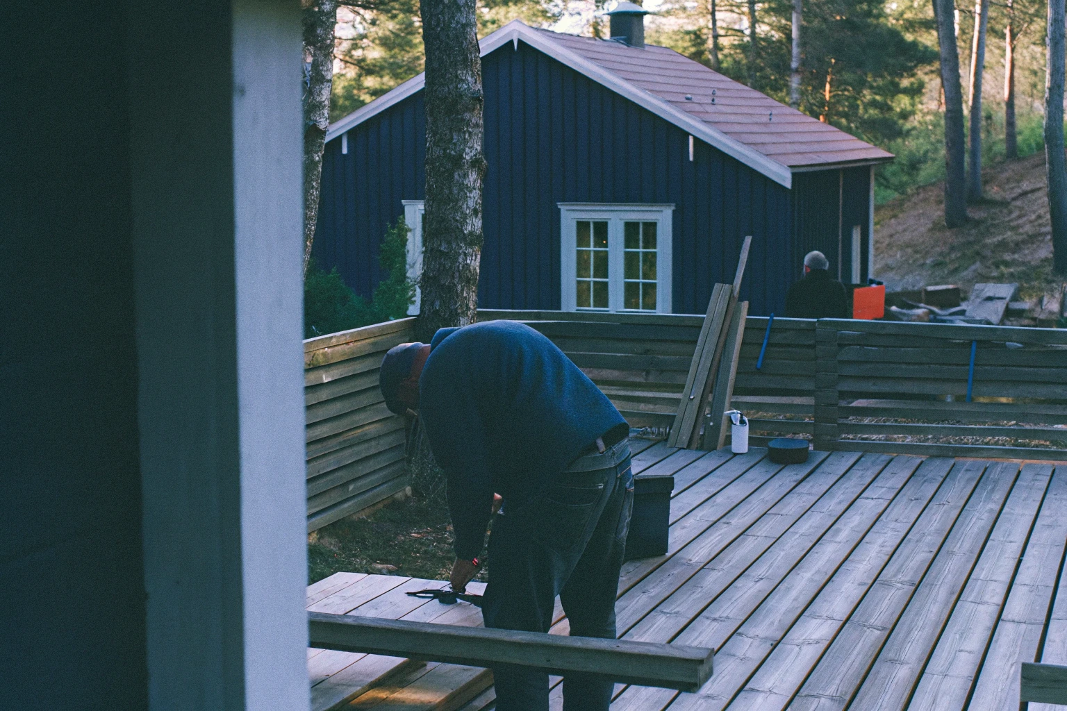 Modern altan byggd av Totalbyggarna - professionellt altanbygge med högsta kvalitet